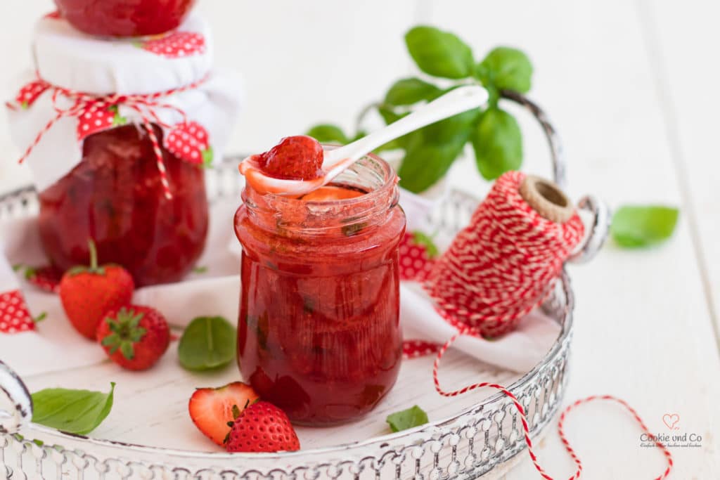 Erdbeer- Konfitüre mit Basilikum